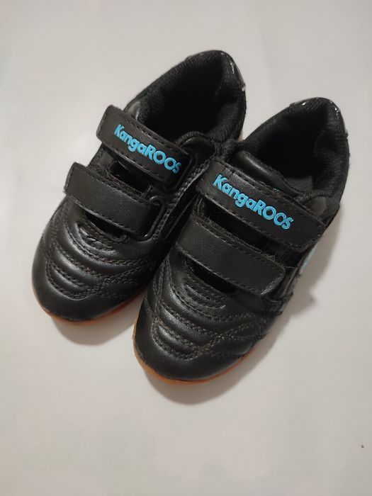 Обувь мальчику, сандали и кросовки