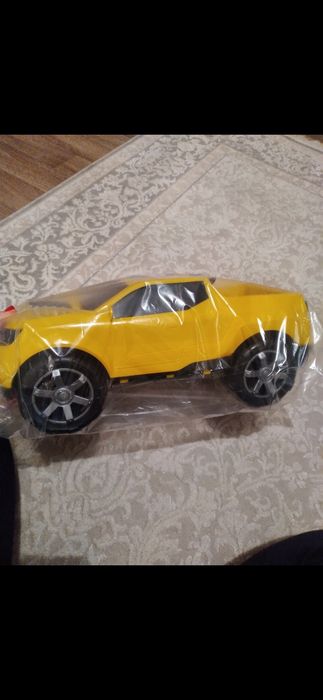 Продам машинку новую