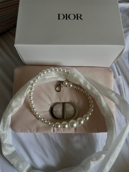 Дамски козметични чанти Dior