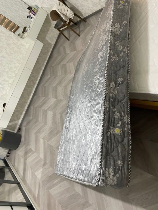 Продам матрас двухспальный