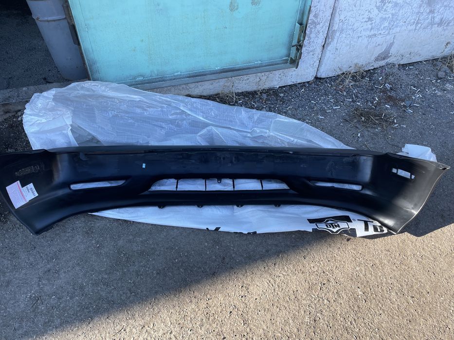 Передний бампер на Lexus Rx300