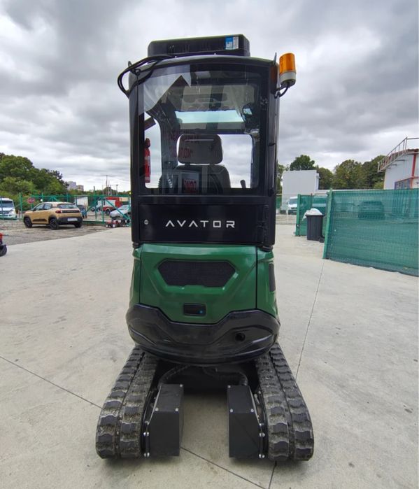 Багер Kubota Avator SW25