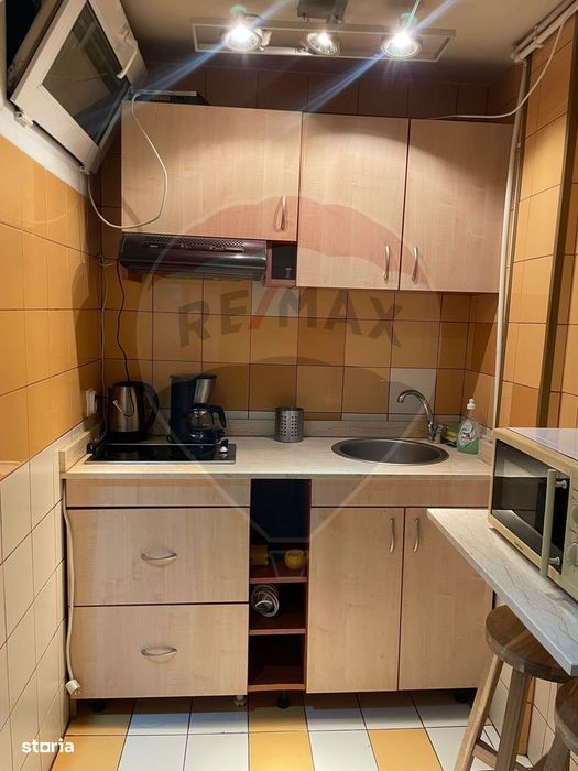 Garsonieră spațioasă - Piața Romană, vedere spre ASE, disponibila acum