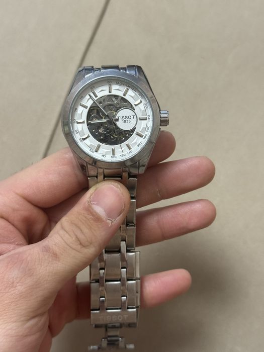 Продам механические часы.