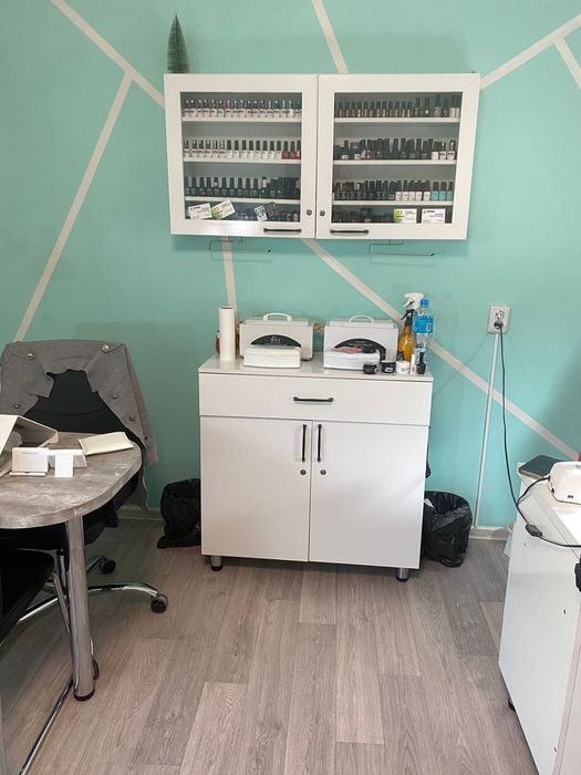 Сдаются 2 места для маникюра