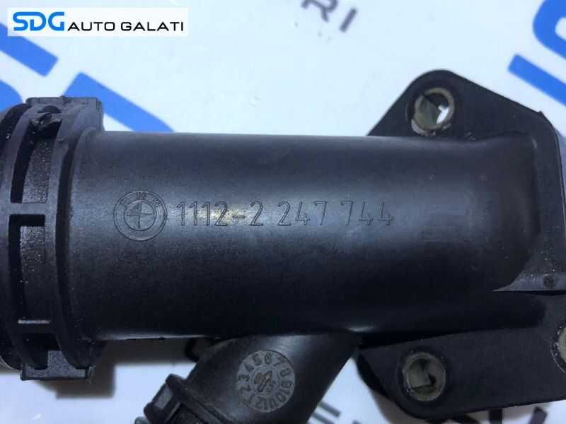 Corp Carcasa Distribuitor Termostat Apa BMW Seria 3 E90 E91 E92 E93 318 2.0 D 2006 – 2010 Cod 2247744 11122247744 [D0099]