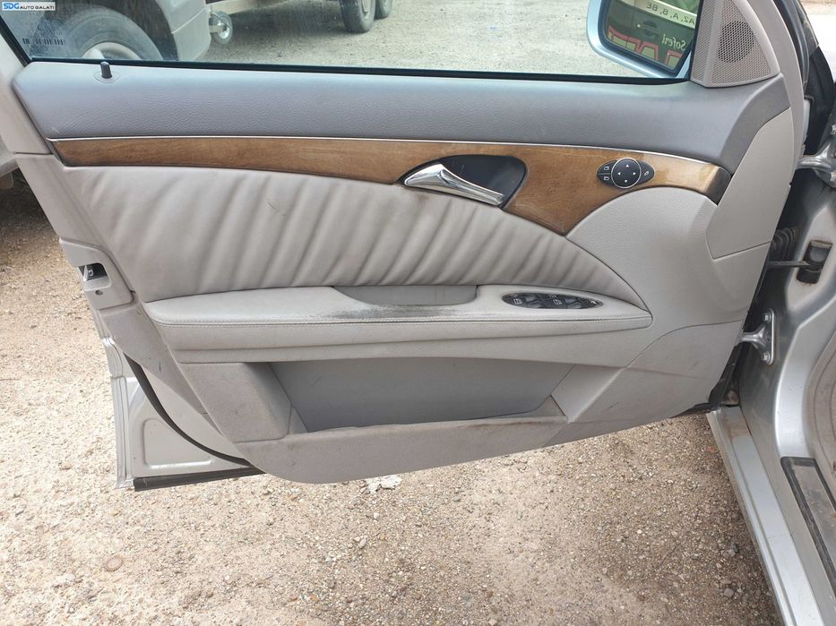 Panou Tapiterie Piele Fata Interioara de pe Usa Portiera Stanga Fata cu Uzura Mercedes Clasa E Class W211 2002 - 2009 [K3466]