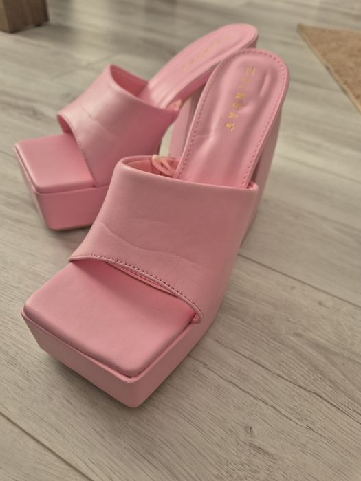 Чехли с платформа