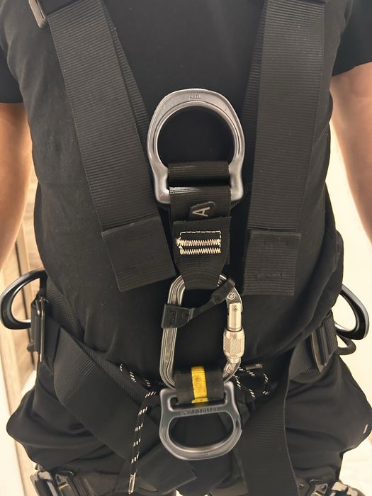 Сбруя за височинна работа Petzl avao body fast