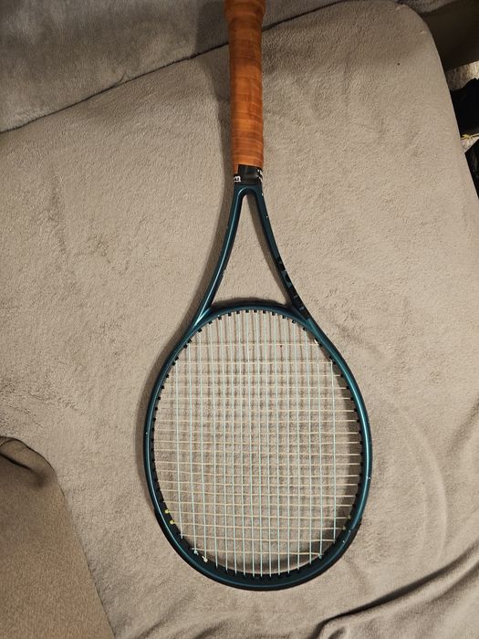 Cand racheta tenis wilson v9 300 gr