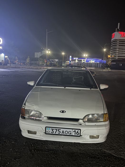 Ваз 2114    Белый .