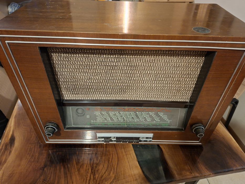 Radio vechi Telefunken Super D750WK (1939) – piesă de colecție