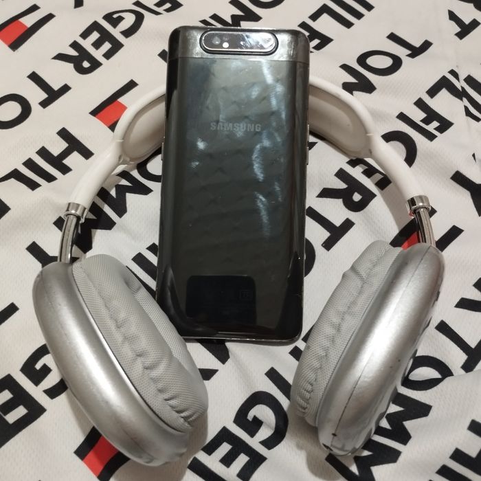 Телефон Самсунг а80