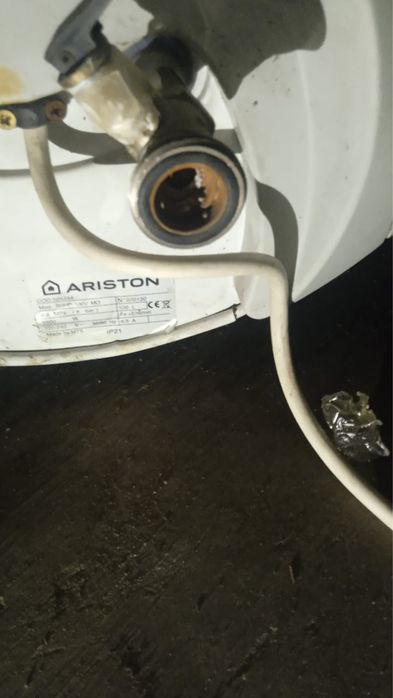 Бойлер аристон 100л