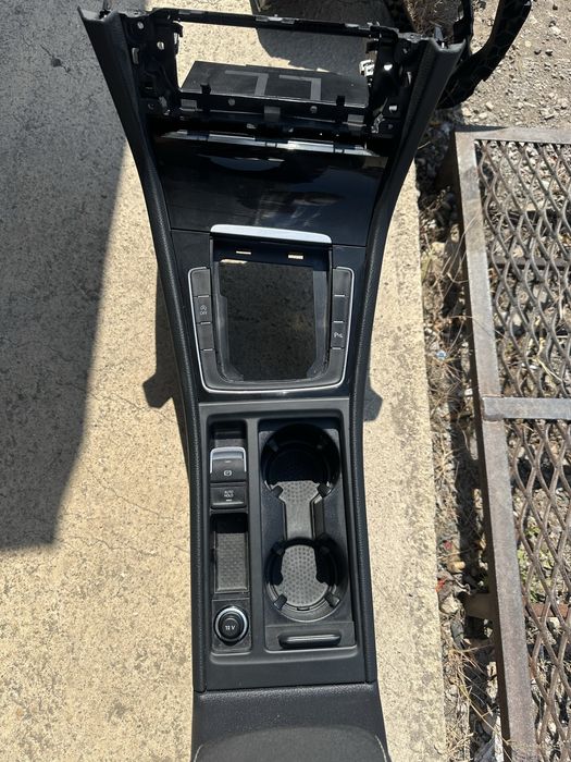 Централна конзола за Фолксваген Голф 7