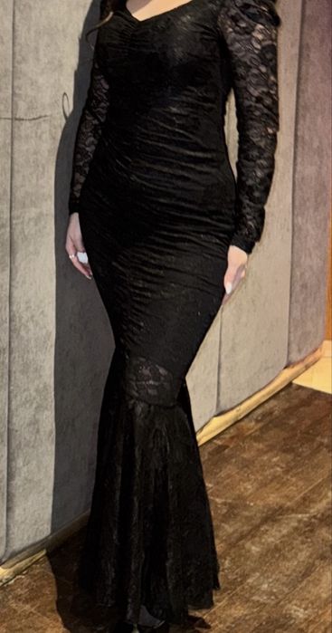 Продам платья , пальто