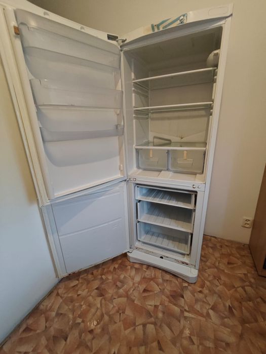 Продаю холодильник