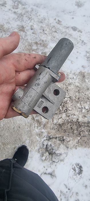 Регулятор давления воздуха на ЗиЛ