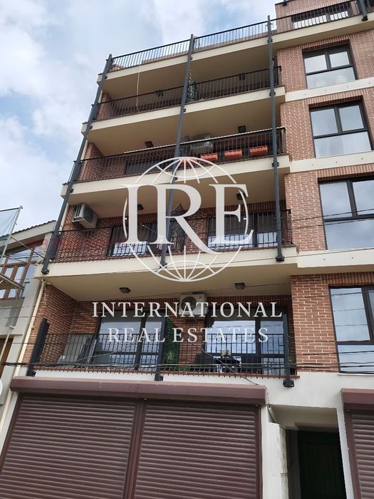 Продава се Двустаен апартамент в Варна, Погреби - 70 кв.м за 1843 €/кв.м - Снимка #2