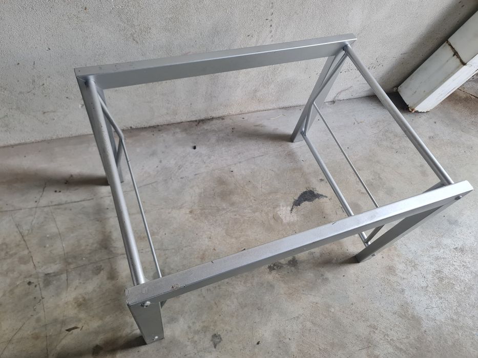 Vind măsuță metalica