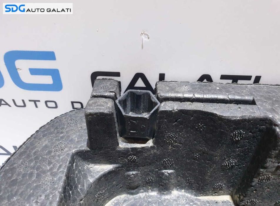Trusa Suport Spuma Cheie Roti Cui Carlig Infiletant Remorcare Renault Megane 3 2008 - 2015 Cod 995040009R