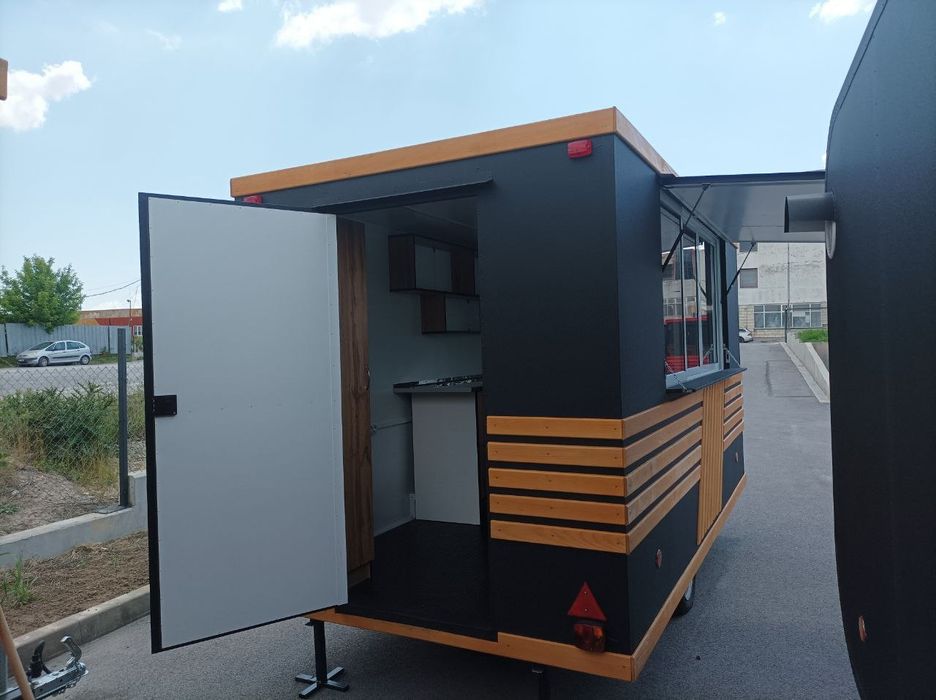 Търговска каравана за бързо хранене със спирачка 4*2м