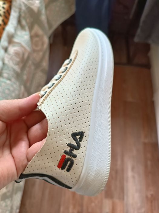 Белые женские мокасины