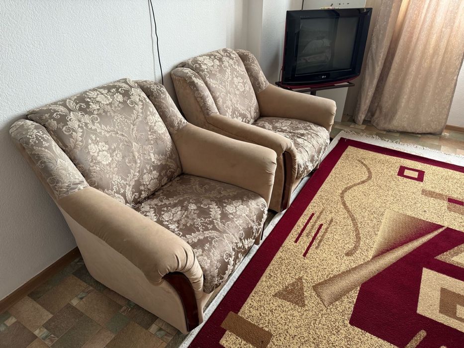 Продаются кресла в хорошем состоянии с обновленной обшивкой