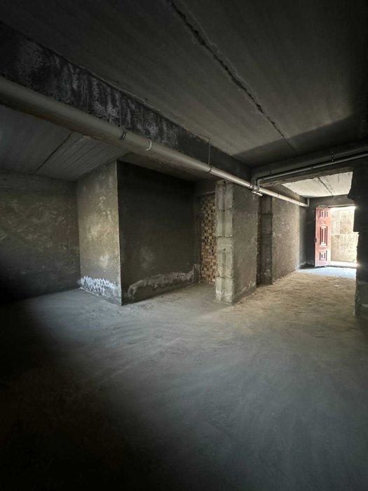 № 685 Подвал (коробка) площадью 390кв.м. в районе Оптовик