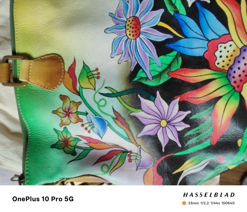 Vând geanta piele naturala pictata manual