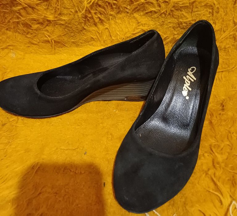 Дамски обувки излишни