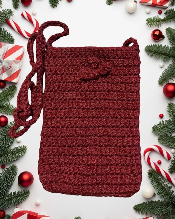 Плетена чантичка за телефон