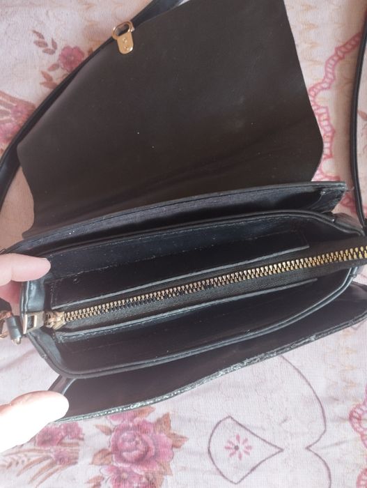 Сумка женская ,черного цвета + водолазка желтая в подарок