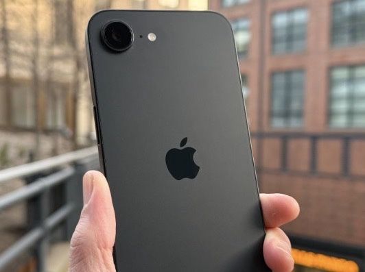 Iphone 16e negru 128gb 100% baterie arata ca nou