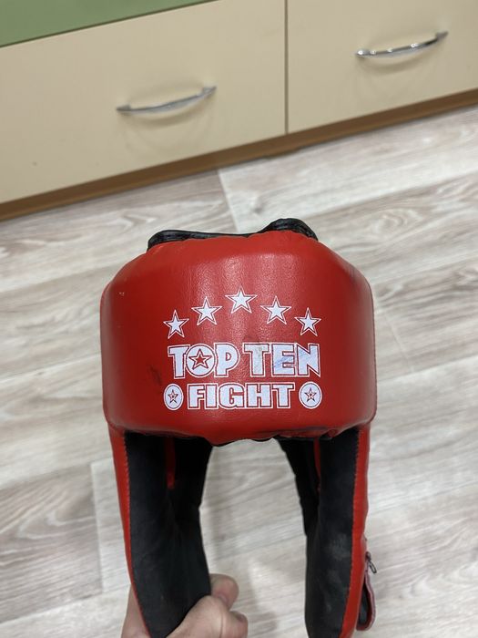 Боксерский шлем