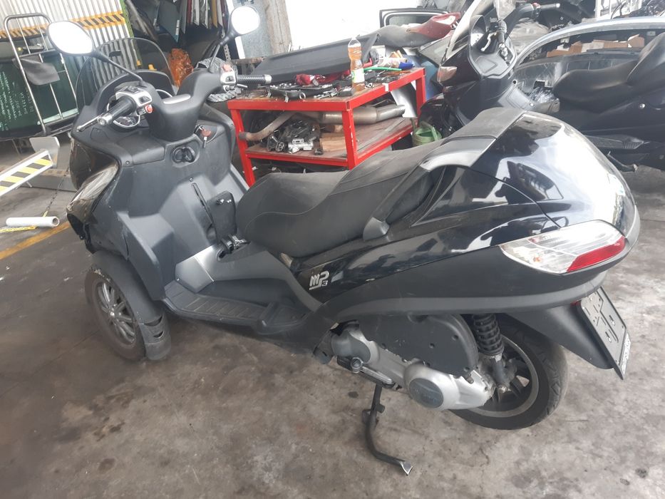 Пиаджо" МП-3" 250,400i,500 i(PIAGGIO" MP-3" 250,400i-2018г) на части