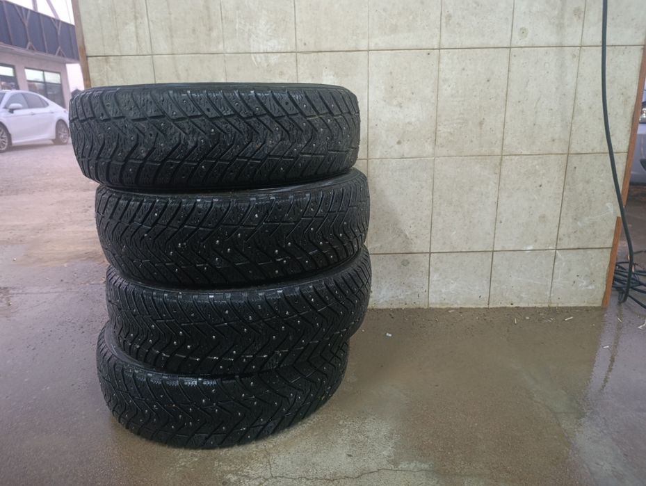 Зимные шины комплект