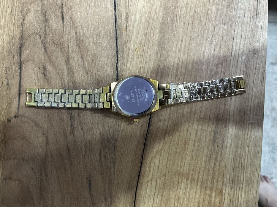 Часы наручные женские