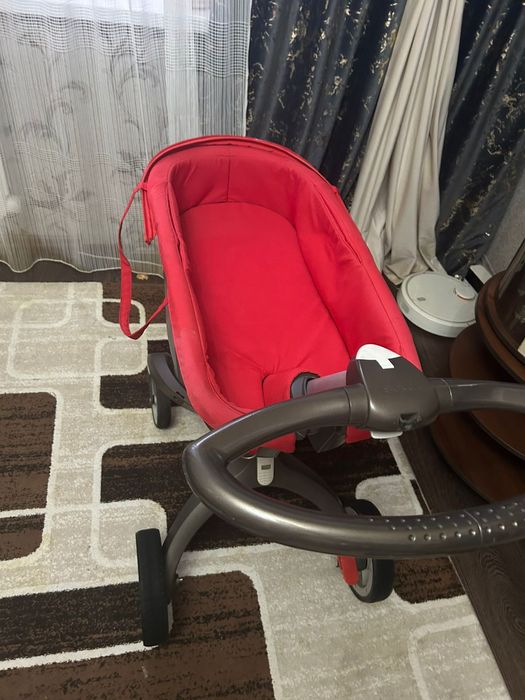 Коляска Stokke Xplory V3 красная