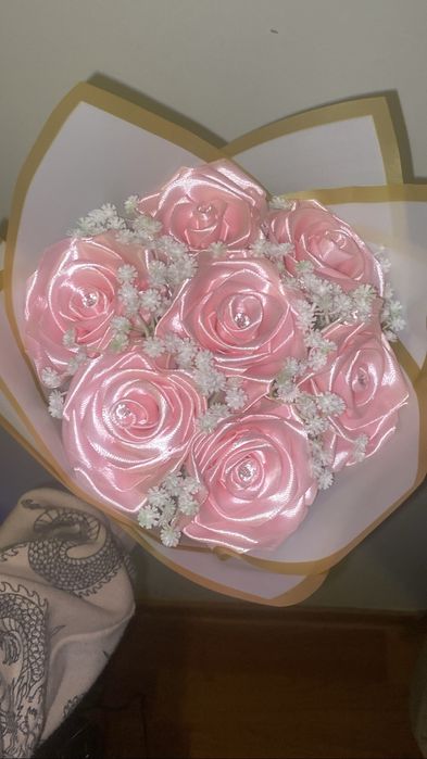 Buchete trandafiri din satin