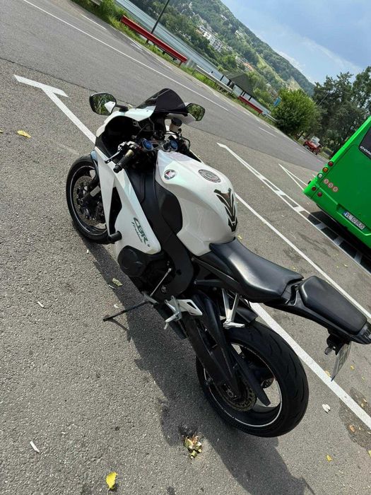 Honda CBR 1000RR *2010* !!! Intretinere la zi