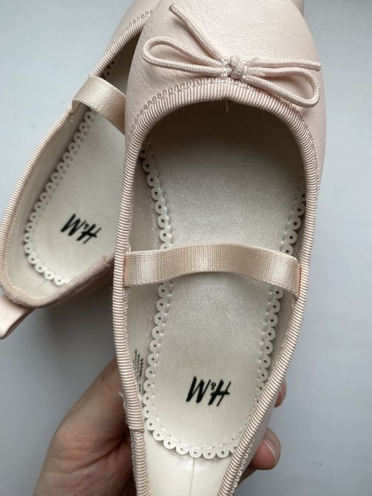 Продам балетки детские новые