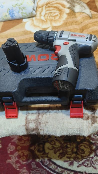 Шуруповёрт новый CROWN