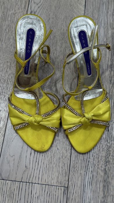 Босоножки вечерние