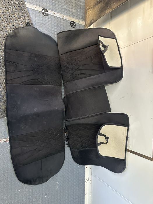 Продам комплект чехлов