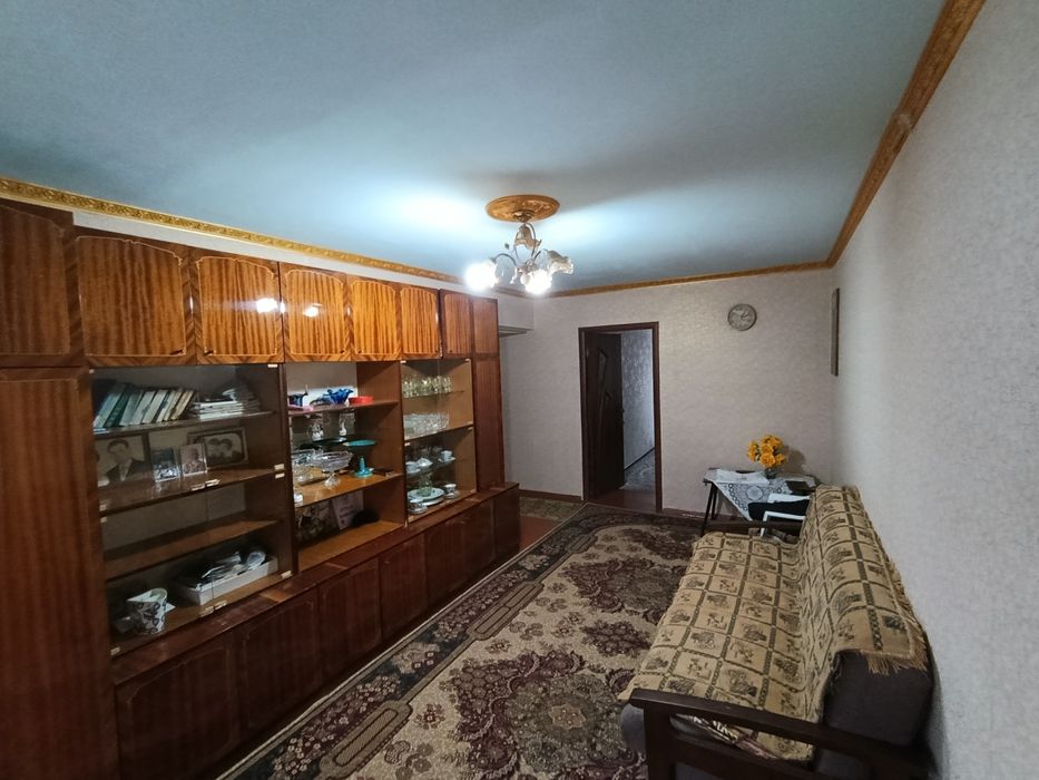 3хкомн кв 4 эт 11мкр не угл