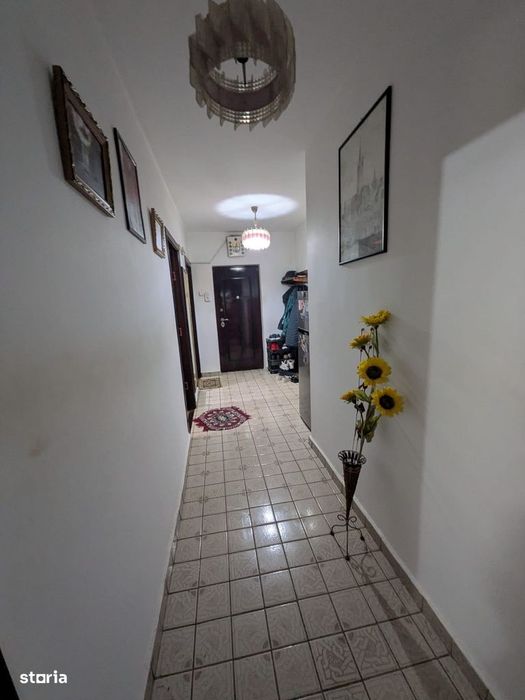 Valea Roșie, etaj 2/4, preț 117 000 euro usor negociabil