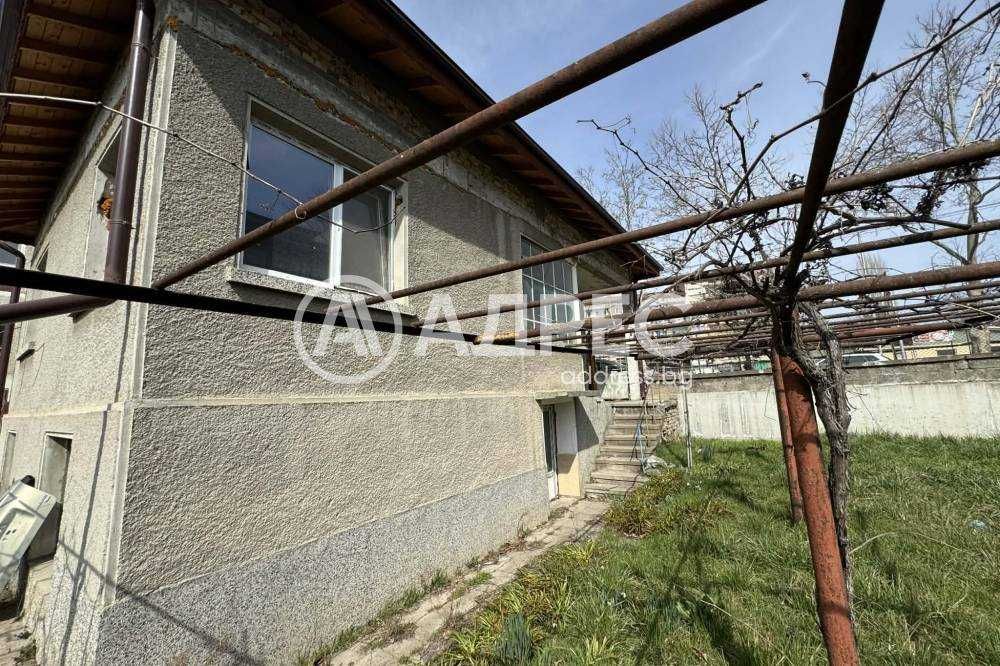 Продава се Къща в Попово - 158 кв.м за 517 €/кв.м - Снимка #2