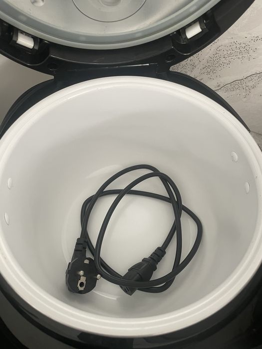 Мультиварка Redmond