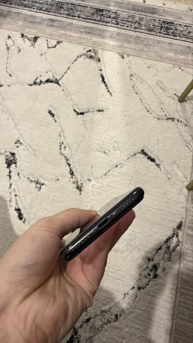 Продам iphone se 2020